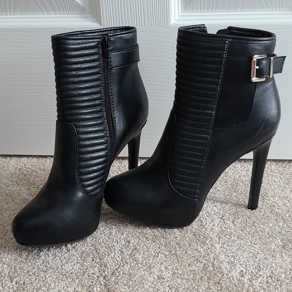 Express Shoes - Boots